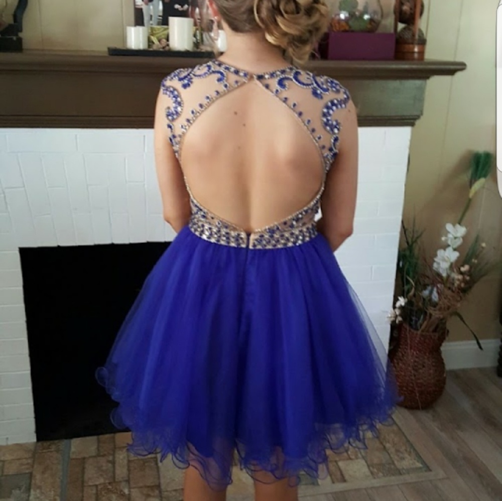 Beautiful semi dress - Picture 3 of 3